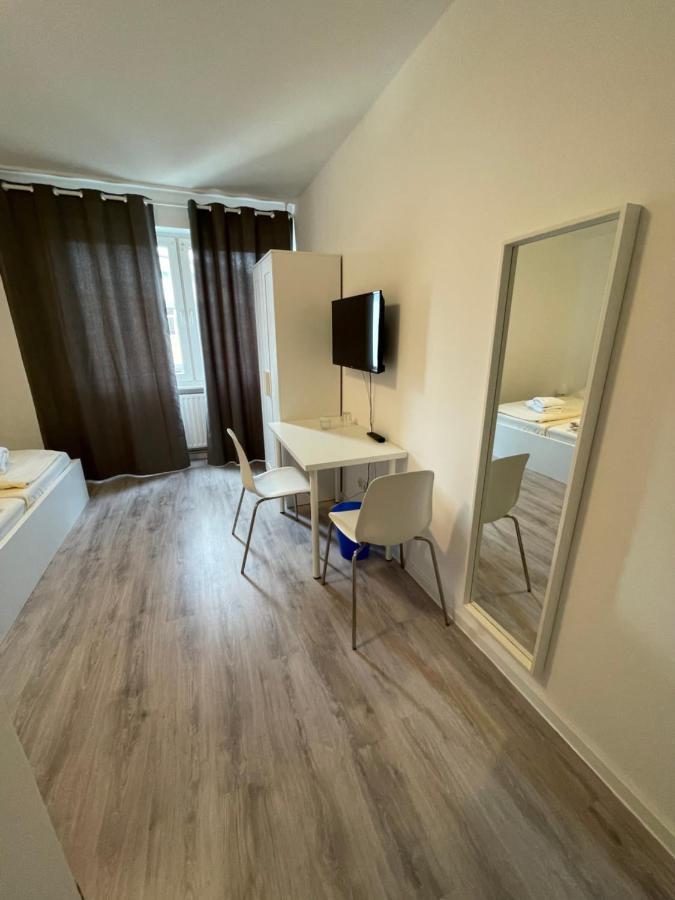 Tyros Hotel Und Gaestehaus Am Weidendamm Hannover Dış mekan fotoğraf